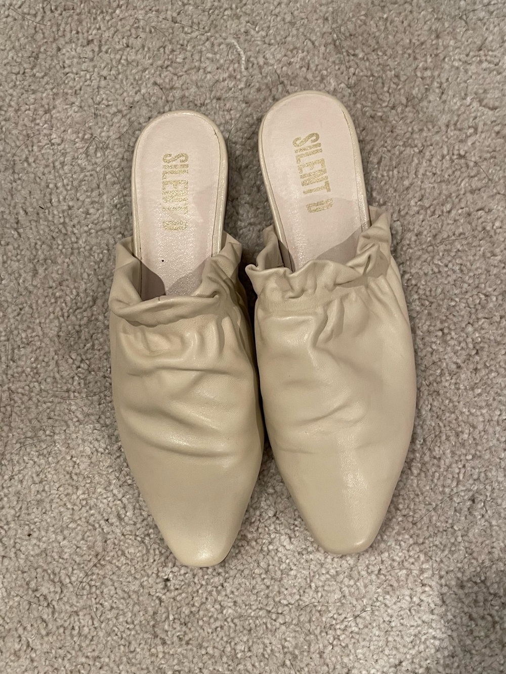SILENT D Scrunch Mule Flats in Cream